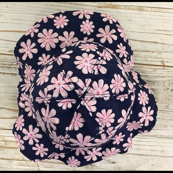 Just One You by Carter’s bucket hat. Size 12M - Picture 4 of 6
